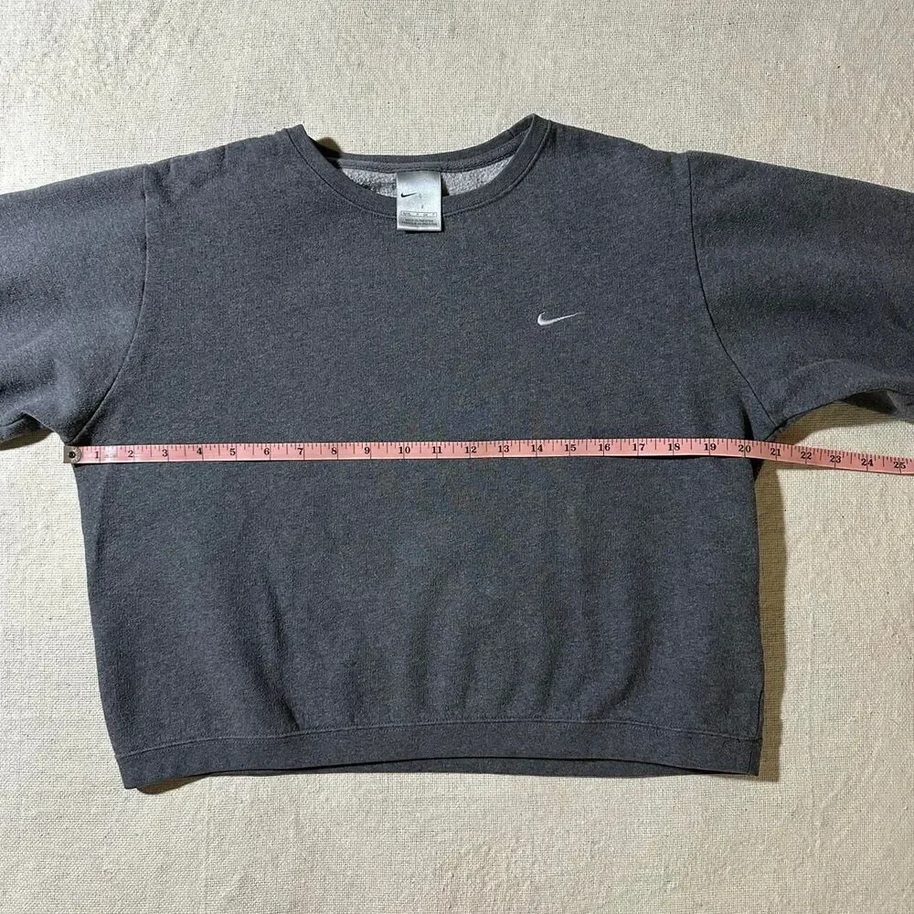 Y2K Nike Women's Small Grey Oversized Crewneck Sweatshirt